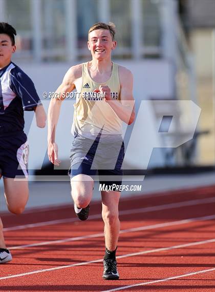 Thumbnail 2 in Phillipsburg Invitational Track Meet photogallery.