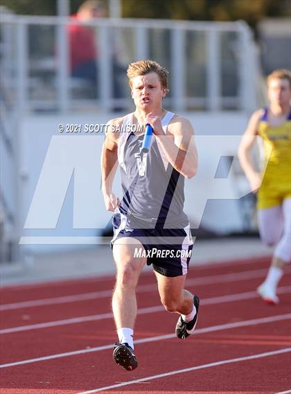 Thumbnail 1 in Phillipsburg Invitational Track Meet photogallery.