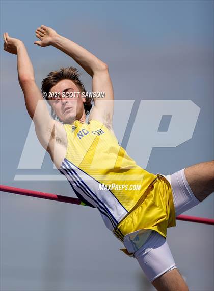 Thumbnail 1 in Phillipsburg Invitational Track Meet photogallery.