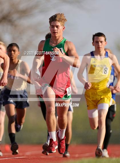 Thumbnail 3 in Phillipsburg Invitational Track Meet photogallery.