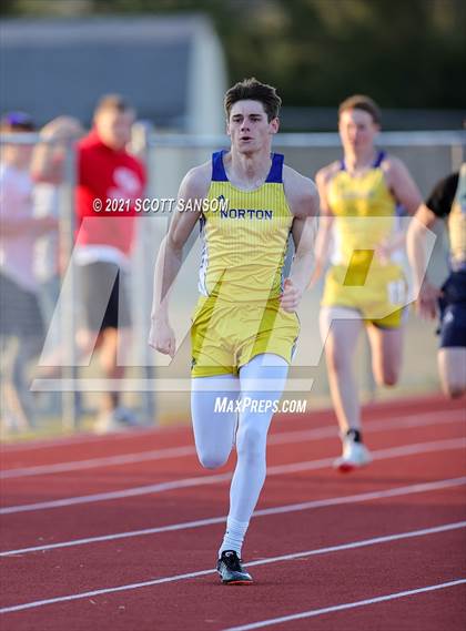 Thumbnail 1 in Phillipsburg Invitational Track Meet photogallery.