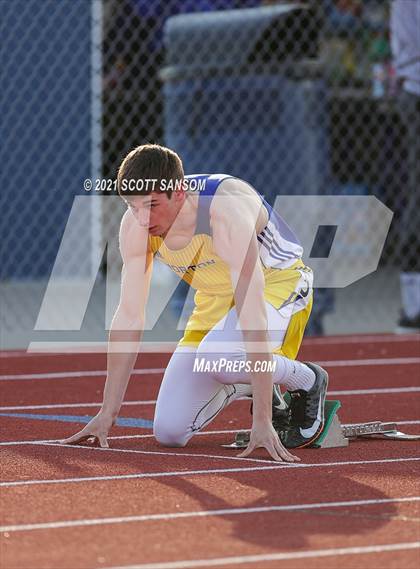 Thumbnail 1 in Phillipsburg Invitational Track Meet photogallery.