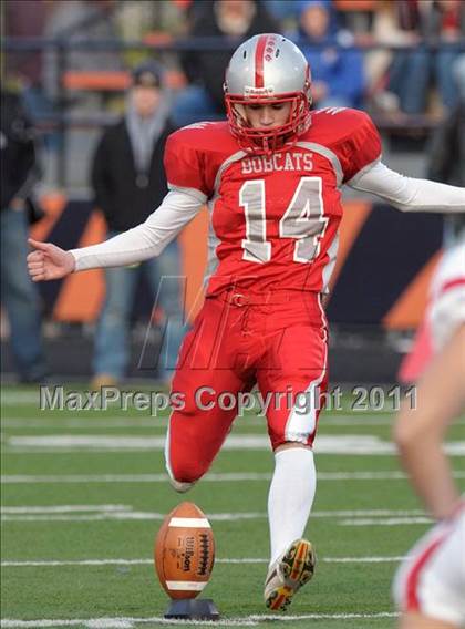 Thumbnail 3 in Kenton vs. Norwayne (OHSAA D4 Final) photogallery.