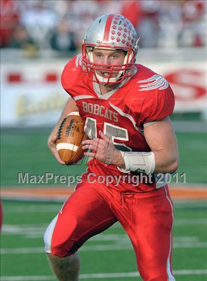 Thumbnail 2 in Kenton vs. Norwayne (OHSAA D4 Final) photogallery.