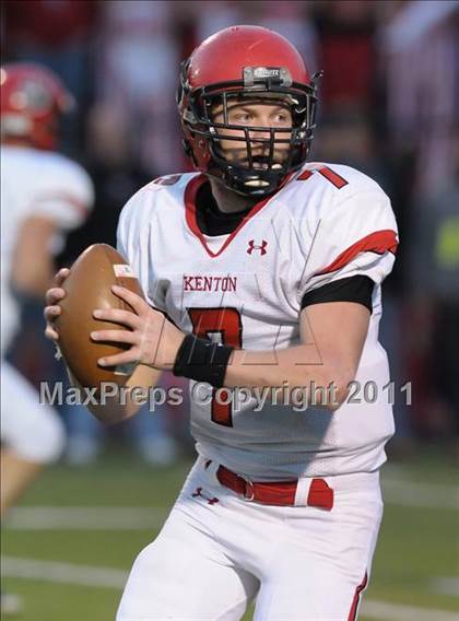 Thumbnail 2 in Kenton vs. Norwayne (OHSAA D4 Final) photogallery.