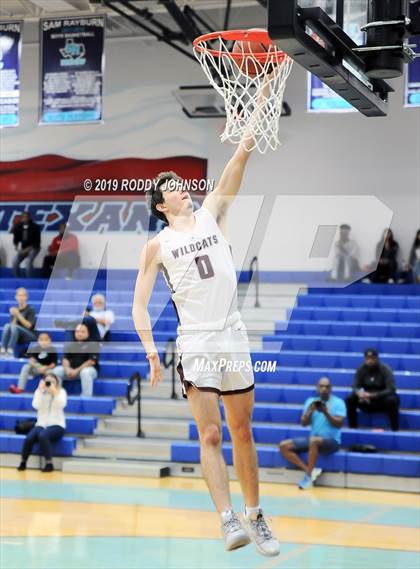 Thumbnail 1 in Clear Creek vs. Tompkins (McDonald's Texas Invitational) photogallery.