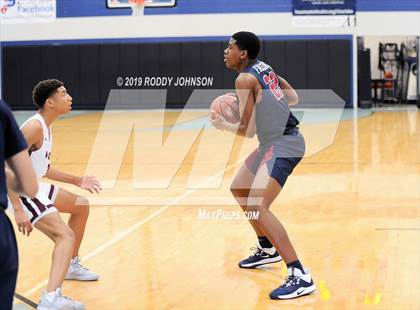 Thumbnail 1 in Clear Creek vs. Tompkins (McDonald's Texas Invitational) photogallery.
