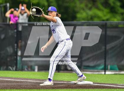 Thumbnail 2 in Hallsville vs. Longview (UIL 5A Regional Quarterfinal Game 3) photogallery.