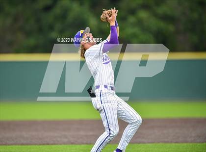 Thumbnail 3 in Hallsville vs. Longview (UIL 5A Regional Quarterfinal Game 3) photogallery.