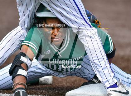 Thumbnail 3 in Hallsville vs. Longview (UIL 5A Regional Quarterfinal Game 3) photogallery.