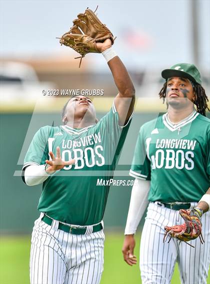 Thumbnail 3 in Hallsville vs. Longview (UIL 5A Regional Quarterfinal Game 3) photogallery.