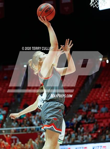 Thumbnail 1 in Skyridge vs. Syracuse (UHSAA 6A Quarterfinal) photogallery.