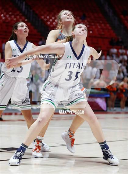 Thumbnail 1 in Skyridge vs. Syracuse (UHSAA 6A Quarterfinal) photogallery.