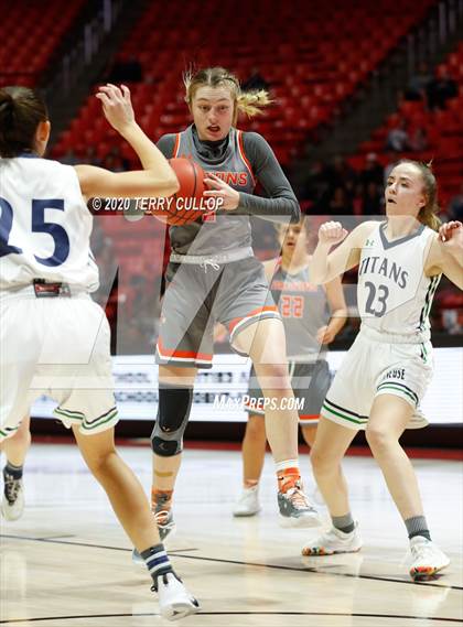 Thumbnail 3 in Skyridge vs. Syracuse (UHSAA 6A Quarterfinal) photogallery.