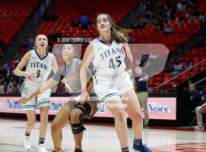 Thumbnail 2 in Skyridge vs. Syracuse (UHSAA 6A Quarterfinal) photogallery.