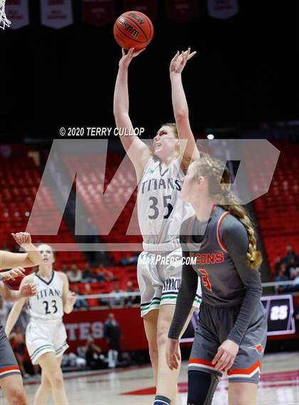 Thumbnail 1 in Skyridge vs. Syracuse (UHSAA 6A Quarterfinal) photogallery.