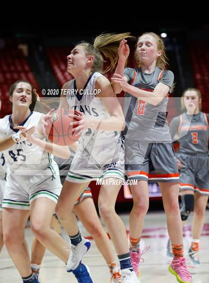 Thumbnail 2 in Skyridge vs. Syracuse (UHSAA 6A Quarterfinal) photogallery.