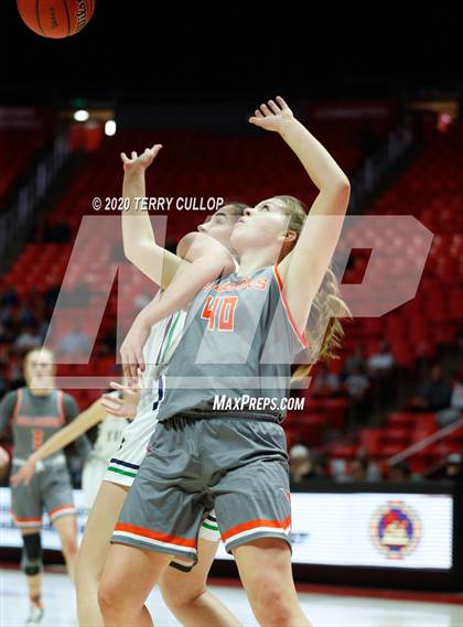 Thumbnail 1 in Skyridge vs. Syracuse (UHSAA 6A Quarterfinal) photogallery.