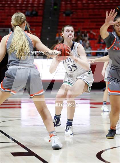 Thumbnail 3 in Skyridge vs. Syracuse (UHSAA 6A Quarterfinal) photogallery.