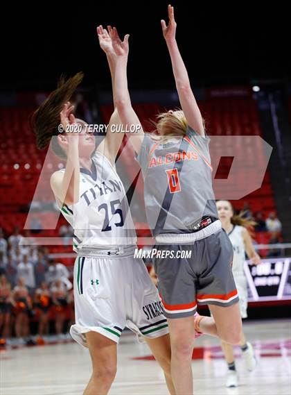 Thumbnail 1 in Skyridge vs. Syracuse (UHSAA 6A Quarterfinal) photogallery.
