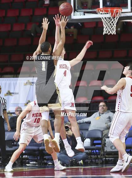 Thumbnail 2 in East vs. Moriah (NYSPHSAA Class D Final) photogallery.