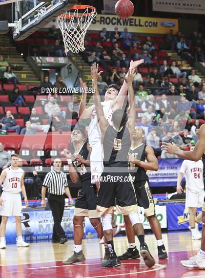 Thumbnail 2 in East vs. Moriah (NYSPHSAA Class D Final) photogallery.