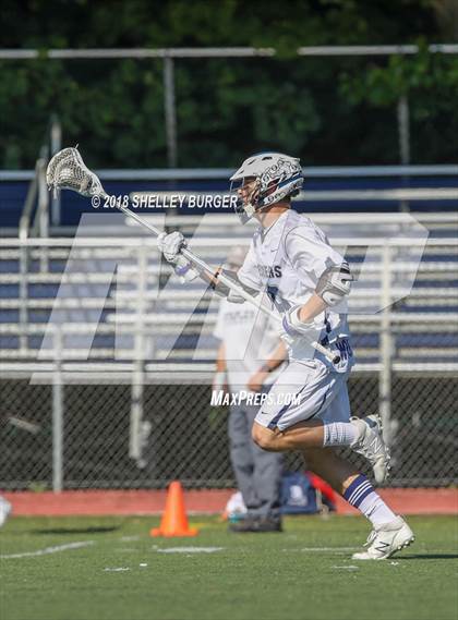 Thumbnail 1 in Staples vs. Fairfield Prep (CIAC Class L 1st Round) photogallery.