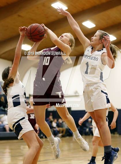 Thumbnail 1 in Thorsby vs. Jemison (Chilton County Tournament) photogallery.