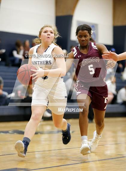 Thumbnail 3 in Thorsby vs. Jemison (Chilton County Tournament) photogallery.