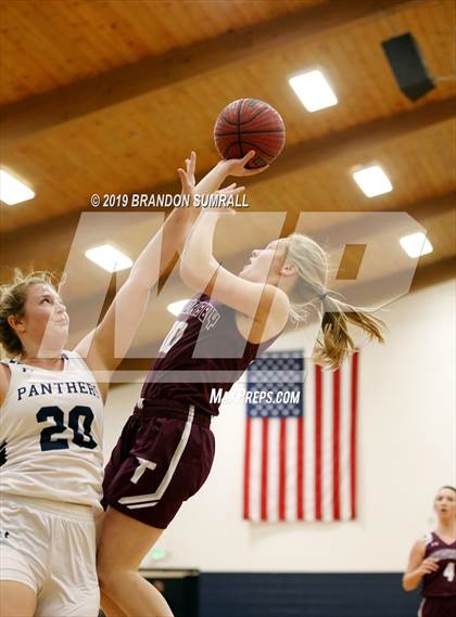Thumbnail 1 in Thorsby vs. Jemison (Chilton County Tournament) photogallery.
