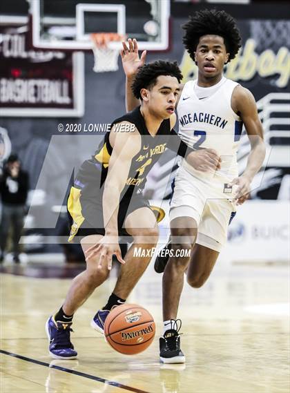 Thumbnail 1 in Montverde Academy vs. McEachern (Spalding Hoophall Classic) photogallery.