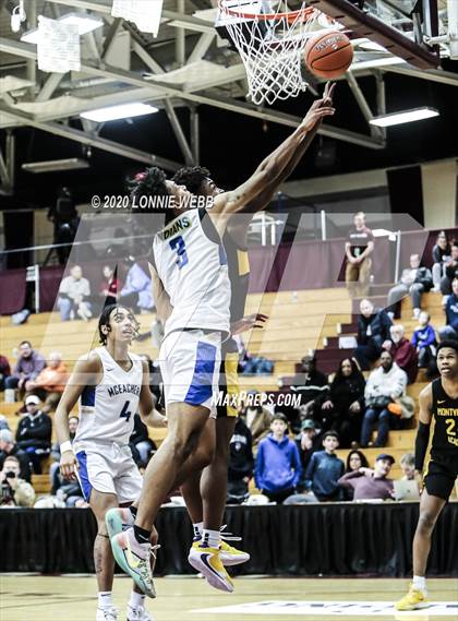 Thumbnail 3 in Montverde Academy vs. McEachern (Spalding Hoophall Classic) photogallery.