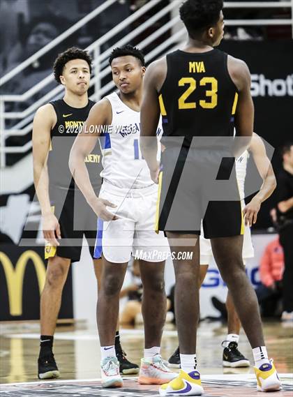 Thumbnail 1 in Montverde Academy vs. McEachern (Spalding Hoophall Classic) photogallery.
