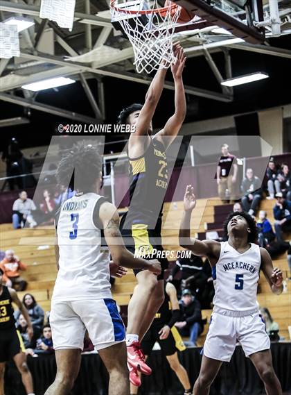 Thumbnail 2 in Montverde Academy vs. McEachern (Spalding Hoophall Classic) photogallery.