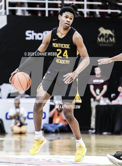 Thumbnail 2 in Montverde Academy vs. McEachern (Spalding Hoophall Classic) photogallery.