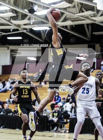 Thumbnail 2 in Montverde Academy vs. McEachern (Spalding Hoophall Classic) photogallery.