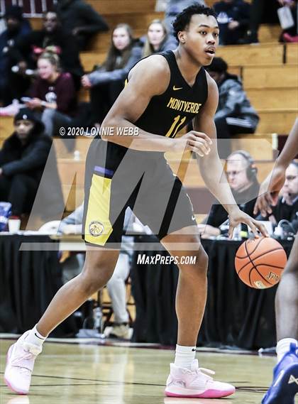 Thumbnail 2 in Montverde Academy vs. McEachern (Spalding Hoophall Classic) photogallery.