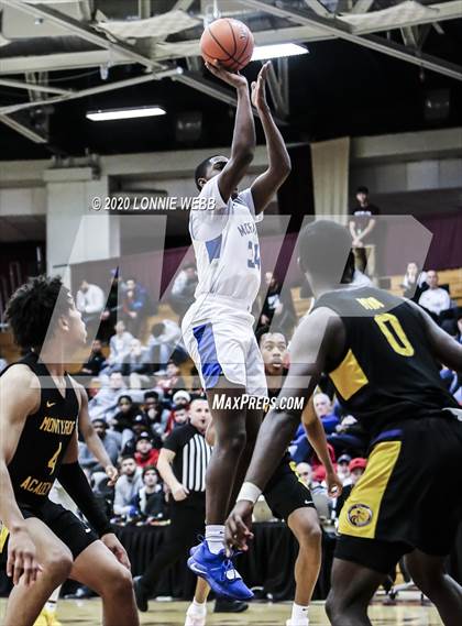 Thumbnail 1 in Montverde Academy vs. McEachern (Spalding Hoophall Classic) photogallery.