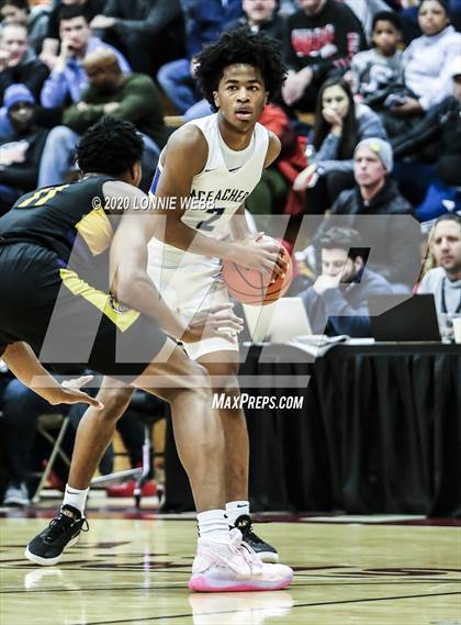 Thumbnail 1 in Montverde Academy vs. McEachern (Spalding Hoophall Classic) photogallery.