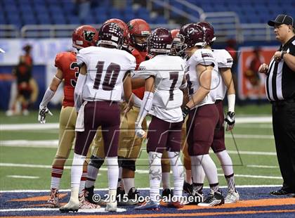 Thumbnail 2 in Victoria East Vs Uvalde (UIL 5A Bi-District Playoffs) photogallery.