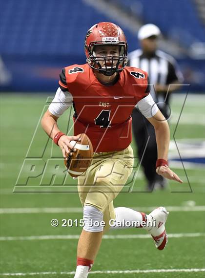 Thumbnail 1 in Victoria East Vs Uvalde (UIL 5A Bi-District Playoffs) photogallery.