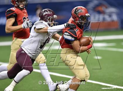 Thumbnail 3 in Victoria East Vs Uvalde (UIL 5A Bi-District Playoffs) photogallery.