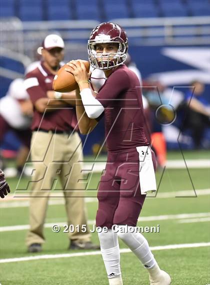 Thumbnail 3 in Victoria East Vs Uvalde (UIL 5A Bi-District Playoffs) photogallery.