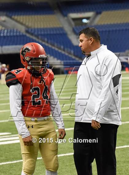 Thumbnail 2 in Victoria East Vs Uvalde (UIL 5A Bi-District Playoffs) photogallery.