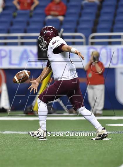 Thumbnail 2 in Victoria East Vs Uvalde (UIL 5A Bi-District Playoffs) photogallery.