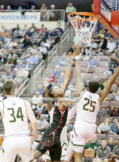 Thumbnail 2 in Monsignor Bonner/Archbishop Prendergast Catholic vs. Imhotep Charter (PIAA 4A Championship) photogallery.