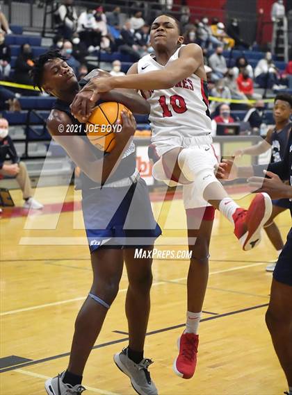 Thumbnail 1 in James Clemens @ Bob Jones photogallery.