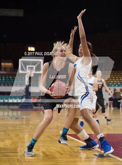 Thumbnail 2 in Lakewood vs. Highlands Ranch (CHSAA 5A  Great 8) photogallery.