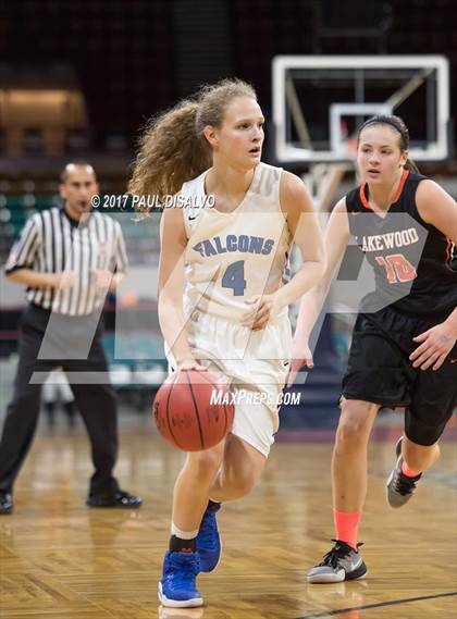 Thumbnail 3 in Lakewood vs. Highlands Ranch (CHSAA 5A  Great 8) photogallery.