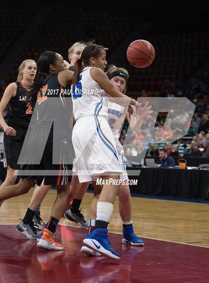 Thumbnail 3 in Lakewood vs. Highlands Ranch (CHSAA 5A  Great 8) photogallery.
